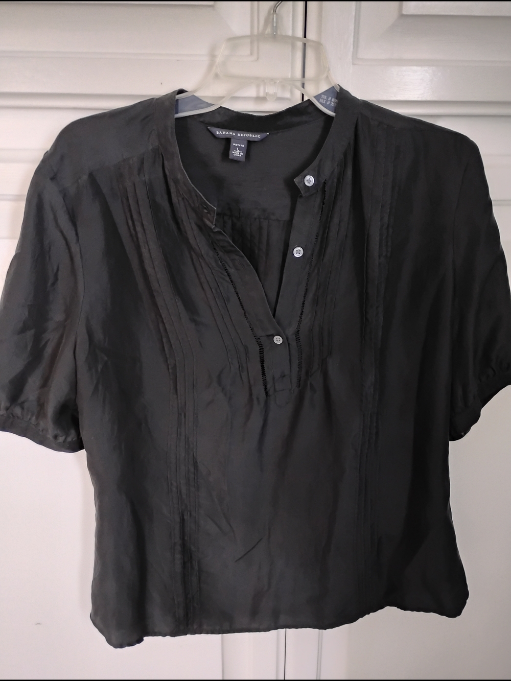 Banana Republic Black Pintuck Short-Sleeve Silk Blend Blouse
